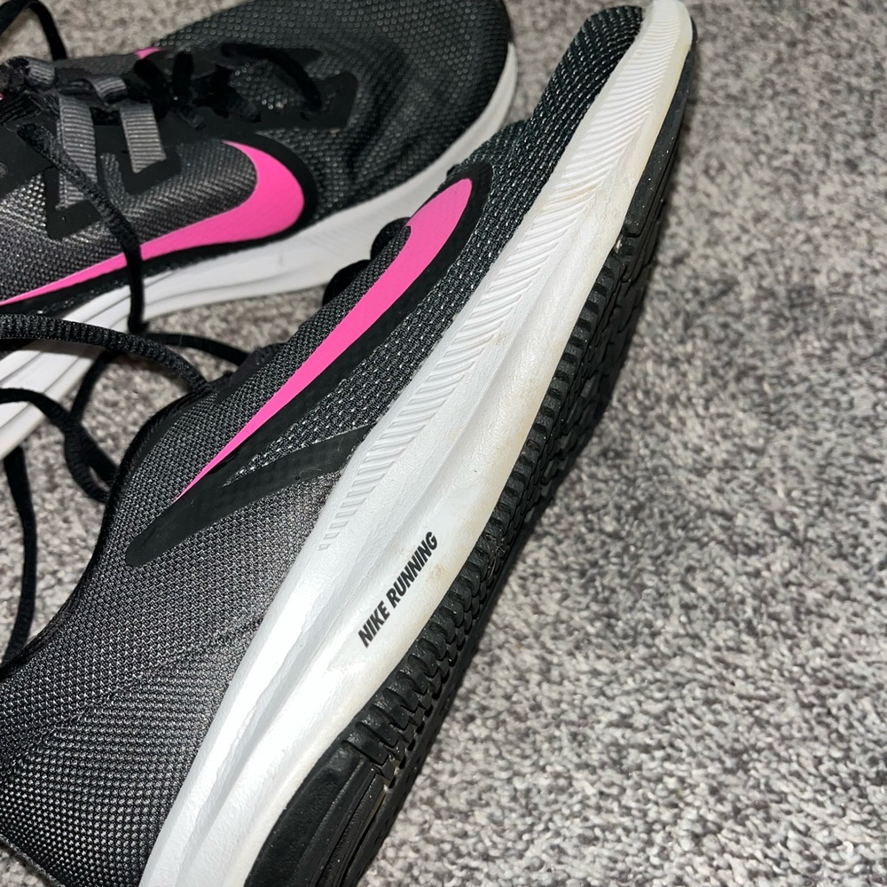 Nike Black and Pink Athletic Shoes with Mesh Design - Picture 3 of 8